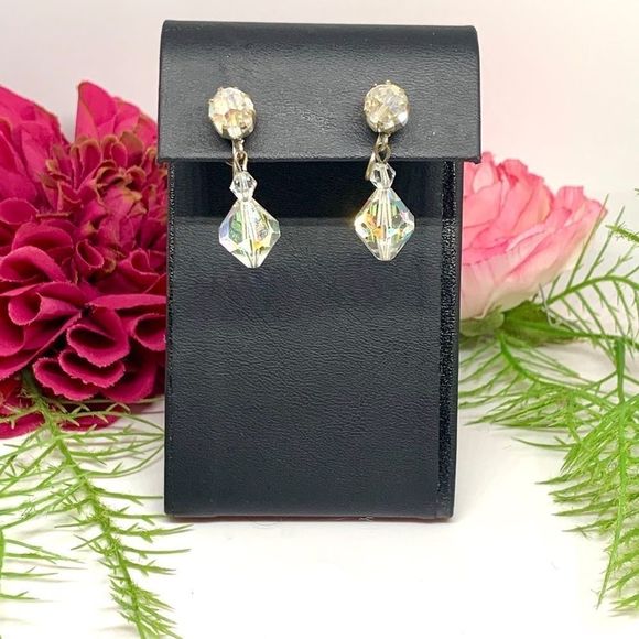 VINTAGE⚜️AURORA BOREALIS Crystal Clip Earrings - Picture 3 of 10